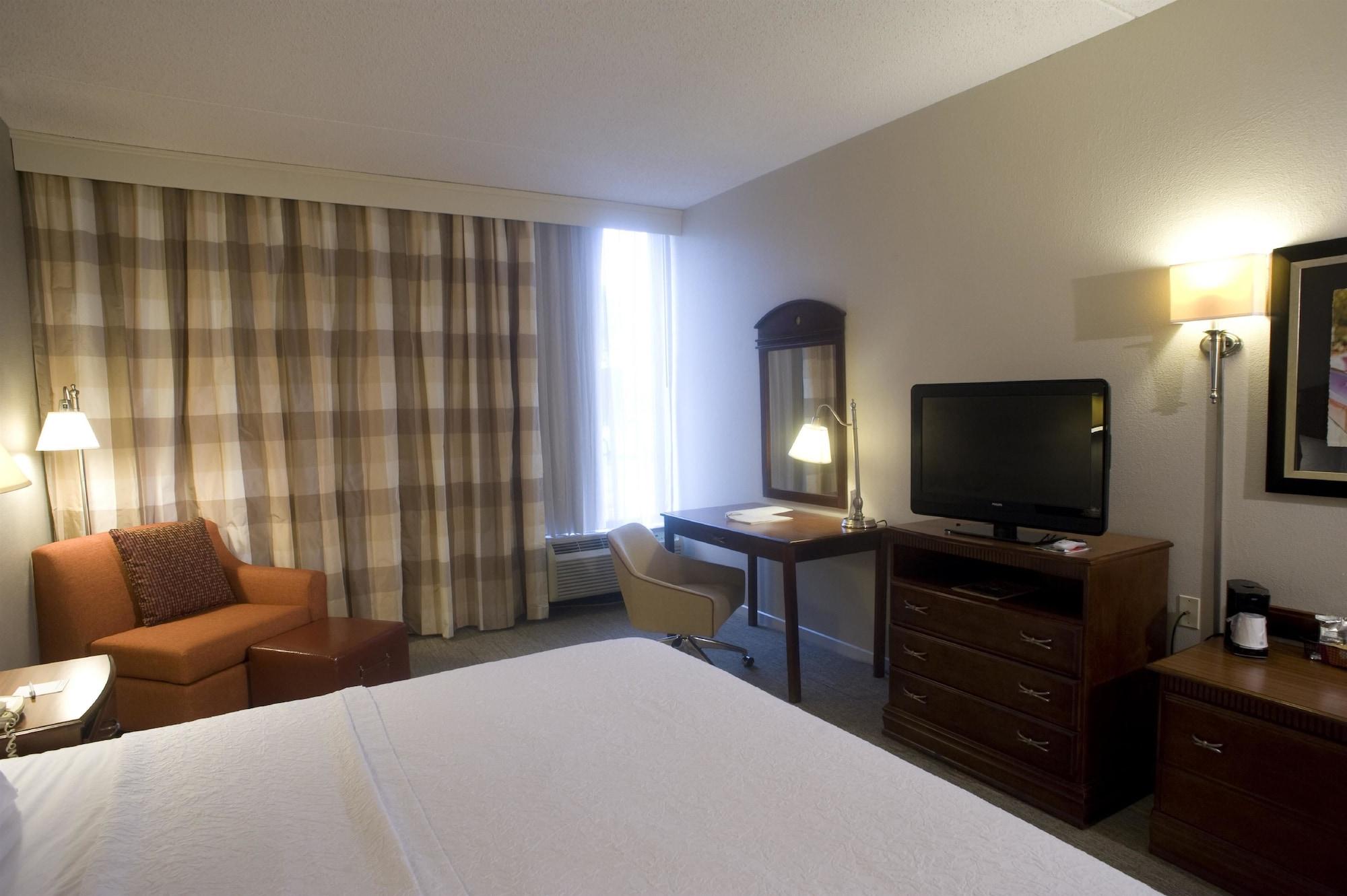 Hampton Inn Springfield-South Экстерьер фото