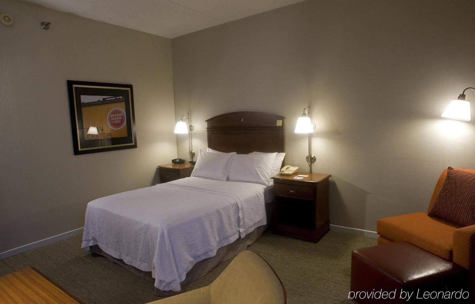 Hampton Inn Springfield-South Экстерьер фото